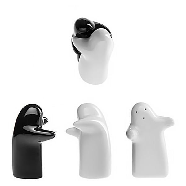 Hug Salt and Pepper Shakers