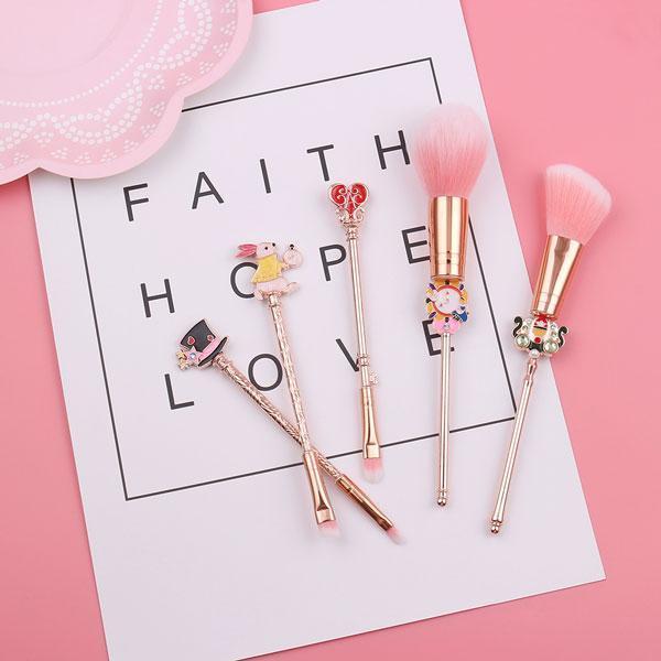Alice in Wonderland Makeup Brushes