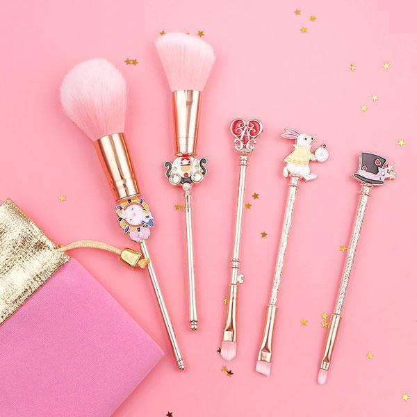 Alice in Wonderland Makeup Brushes